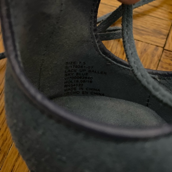 Gap suede lace up pointy toe flats 7.5 - Picture 5 of 5